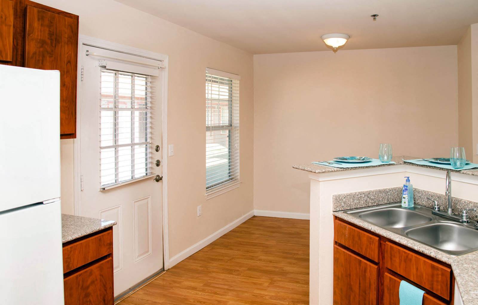 Hillcrest Manor – photo 4