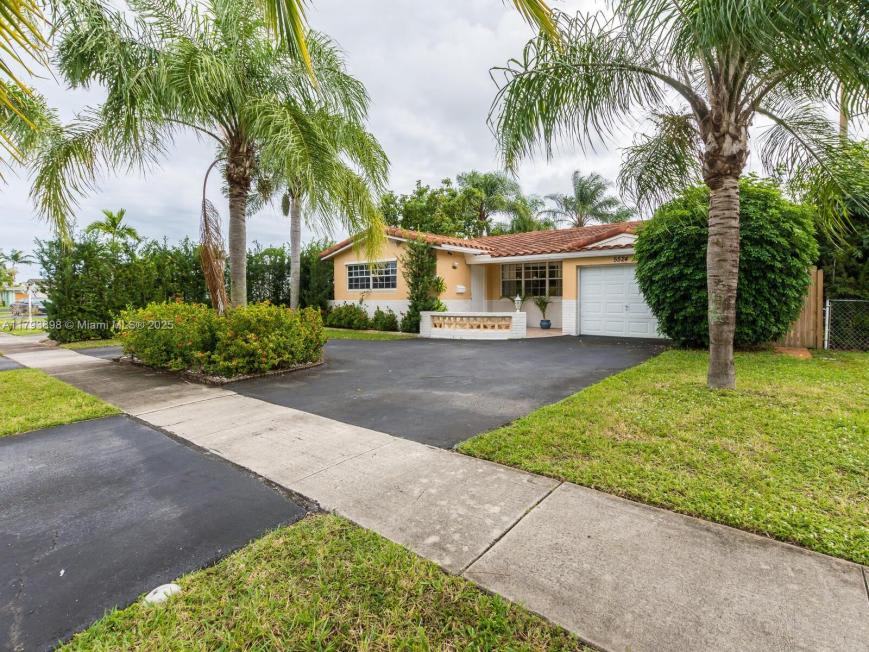 5524 Garfield St – photo 1
