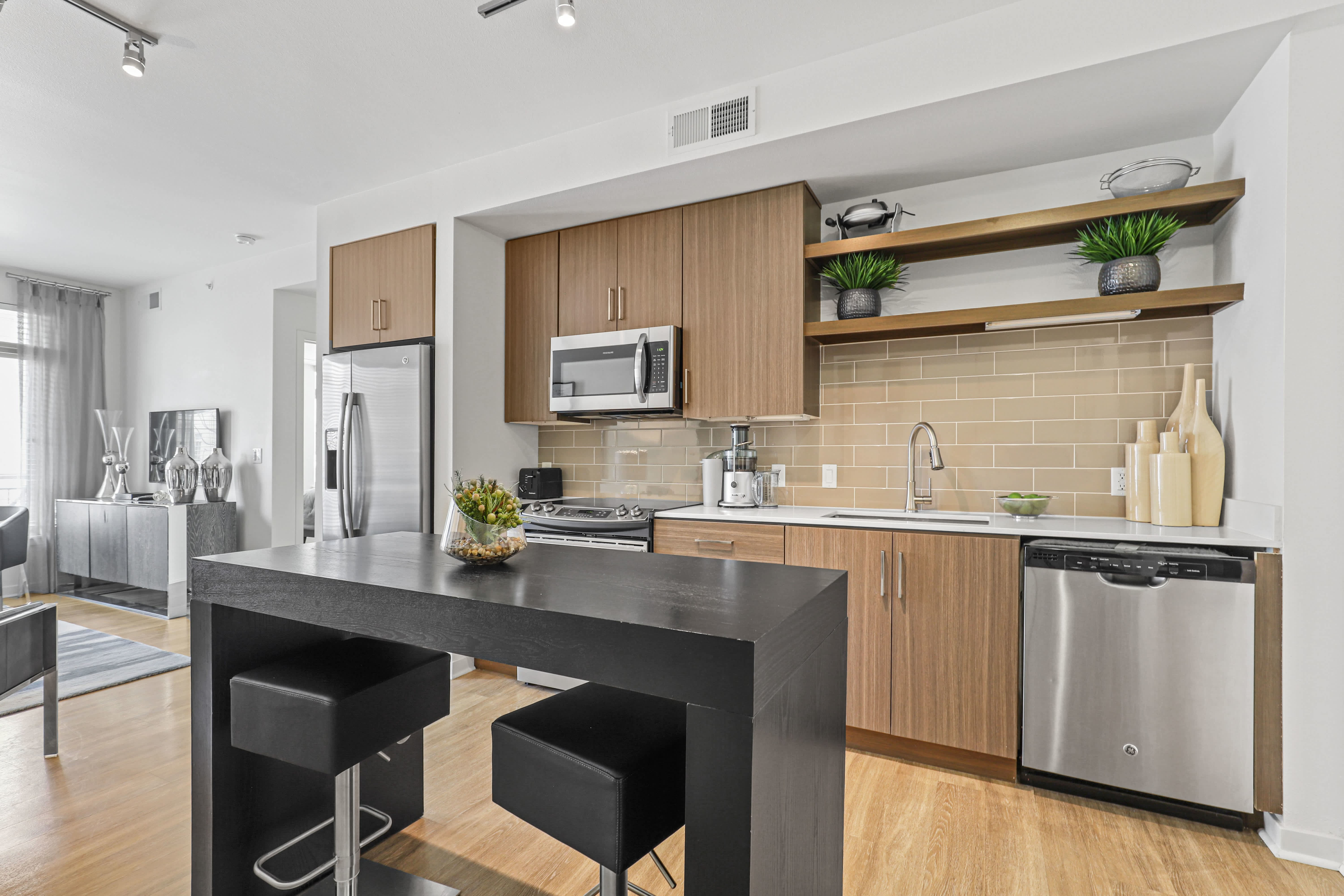 8000 Uptown – photo 2