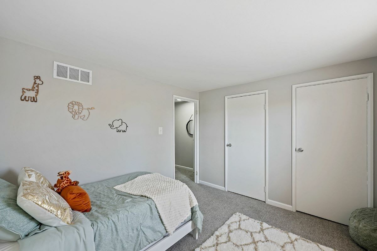 Graythorne Ave Coming Soon Sept 1St – photo 2