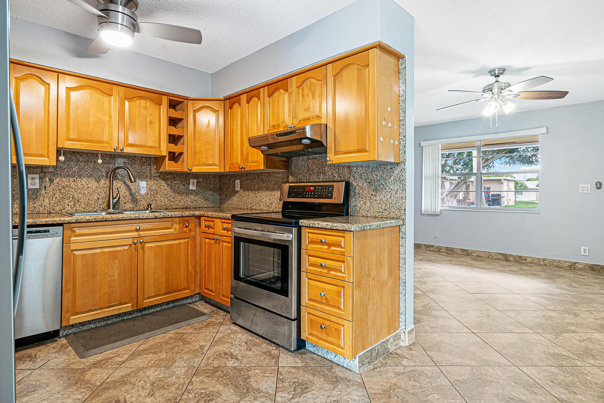 2722 Peer Lane – photo 4