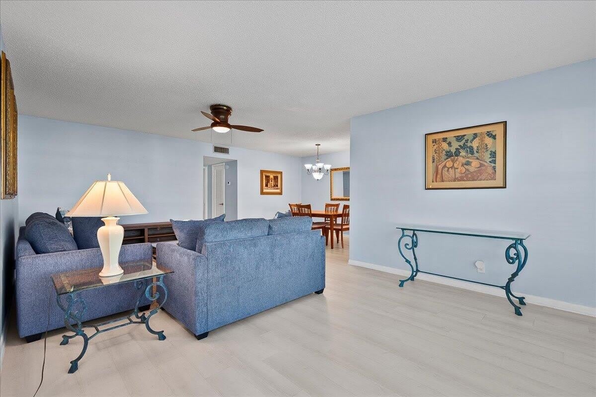 220 COUNTRY Lane – photo 3