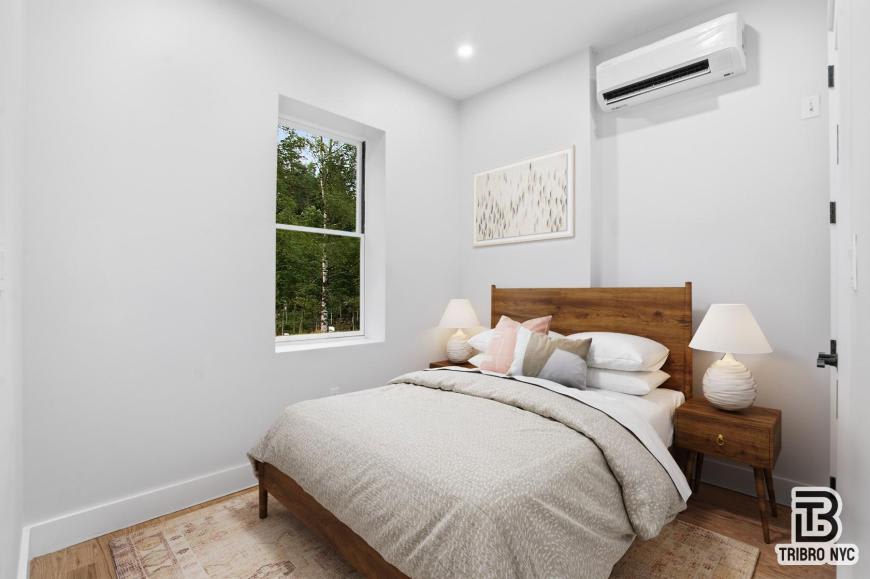 35 Covert St – photo 2