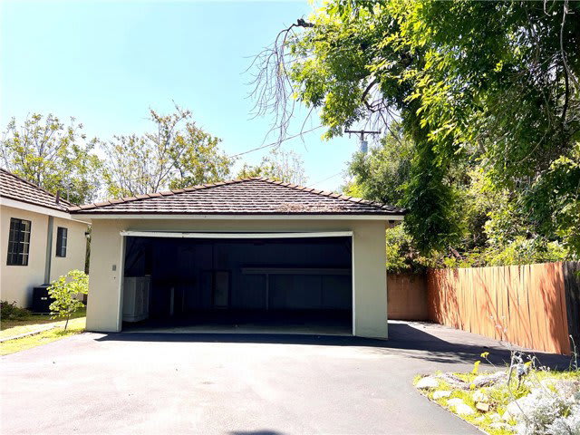 1855 Sharon Place – photo 2