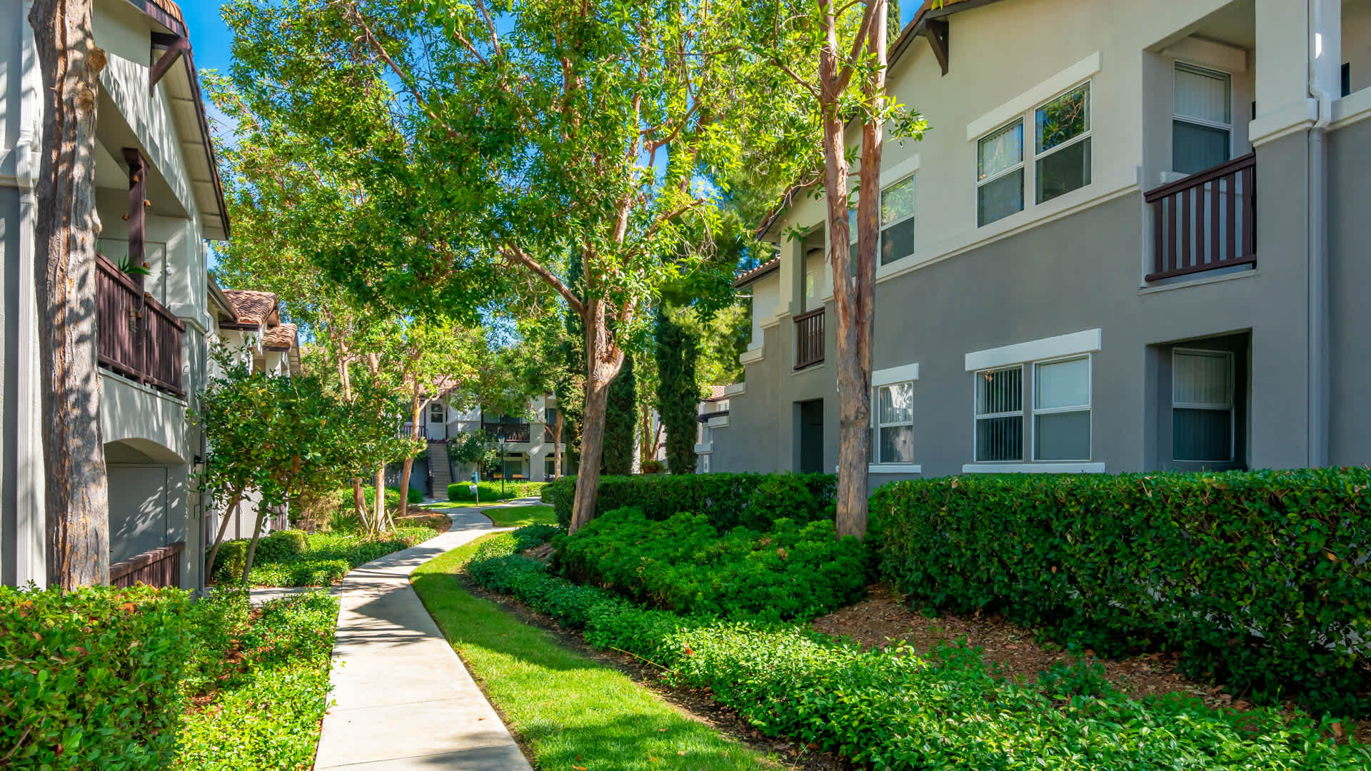 Rare Gated Orange Park Acres 3 Bedroom Property Featuring A Commercial Workshop Studio – photo 1