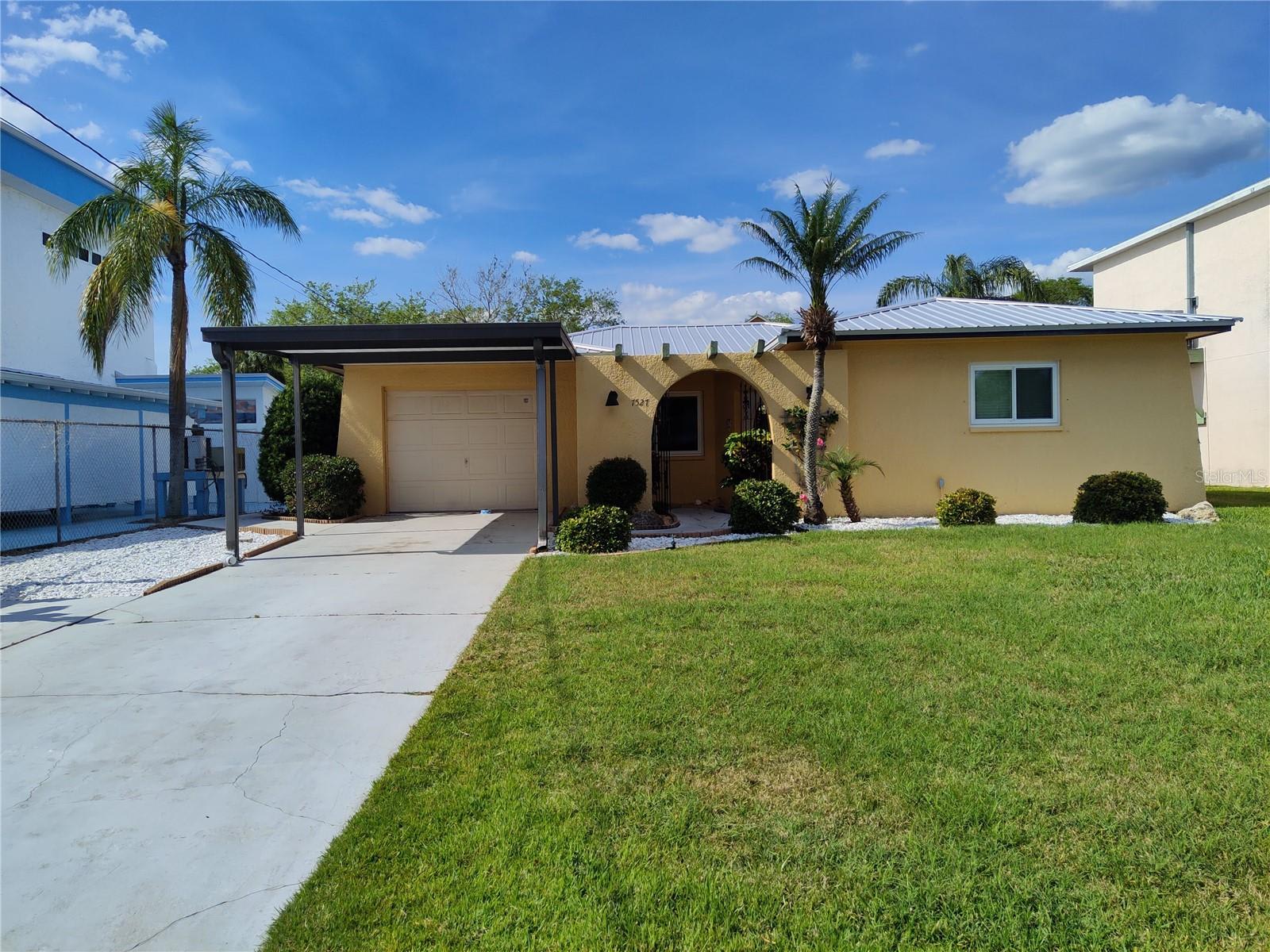 7527 Hatteras Dr – photo 1