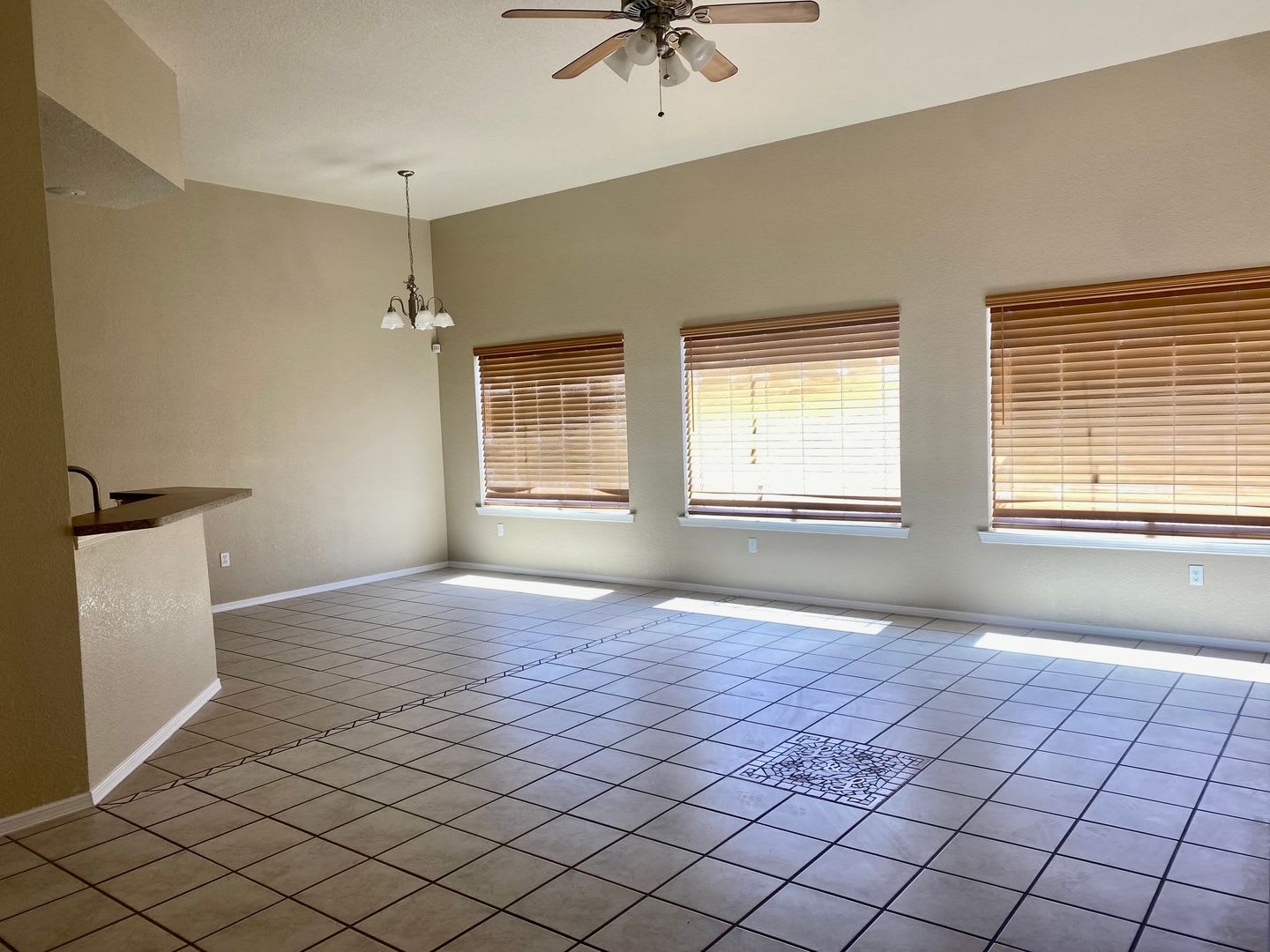 5548 Patagonia Dr Bright And Inviting East Mesa Rental With Walk In Closets And Outdoor Living – photo 4