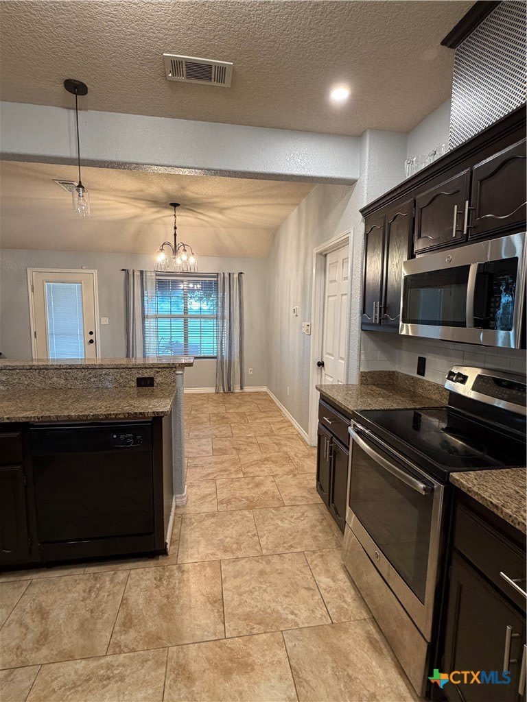 484 Cordova Loop – photo 5