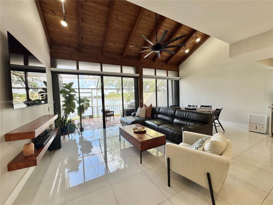 1490 NW 113th Way – photo 2