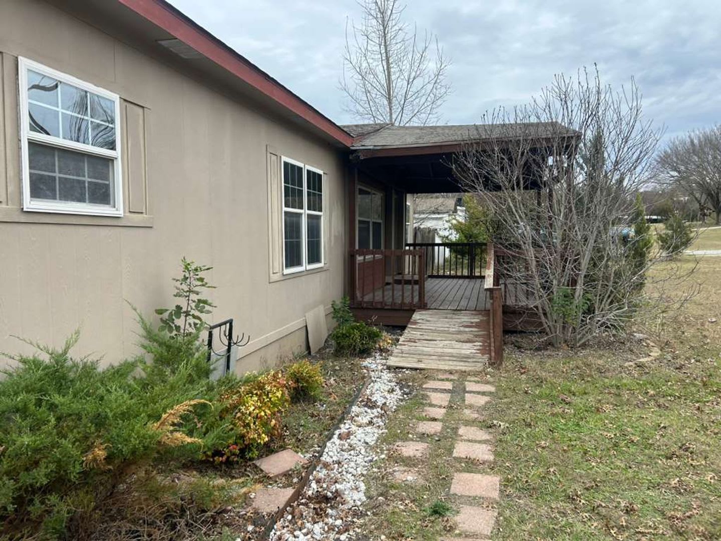 2595 BRYANT ST – photo 2