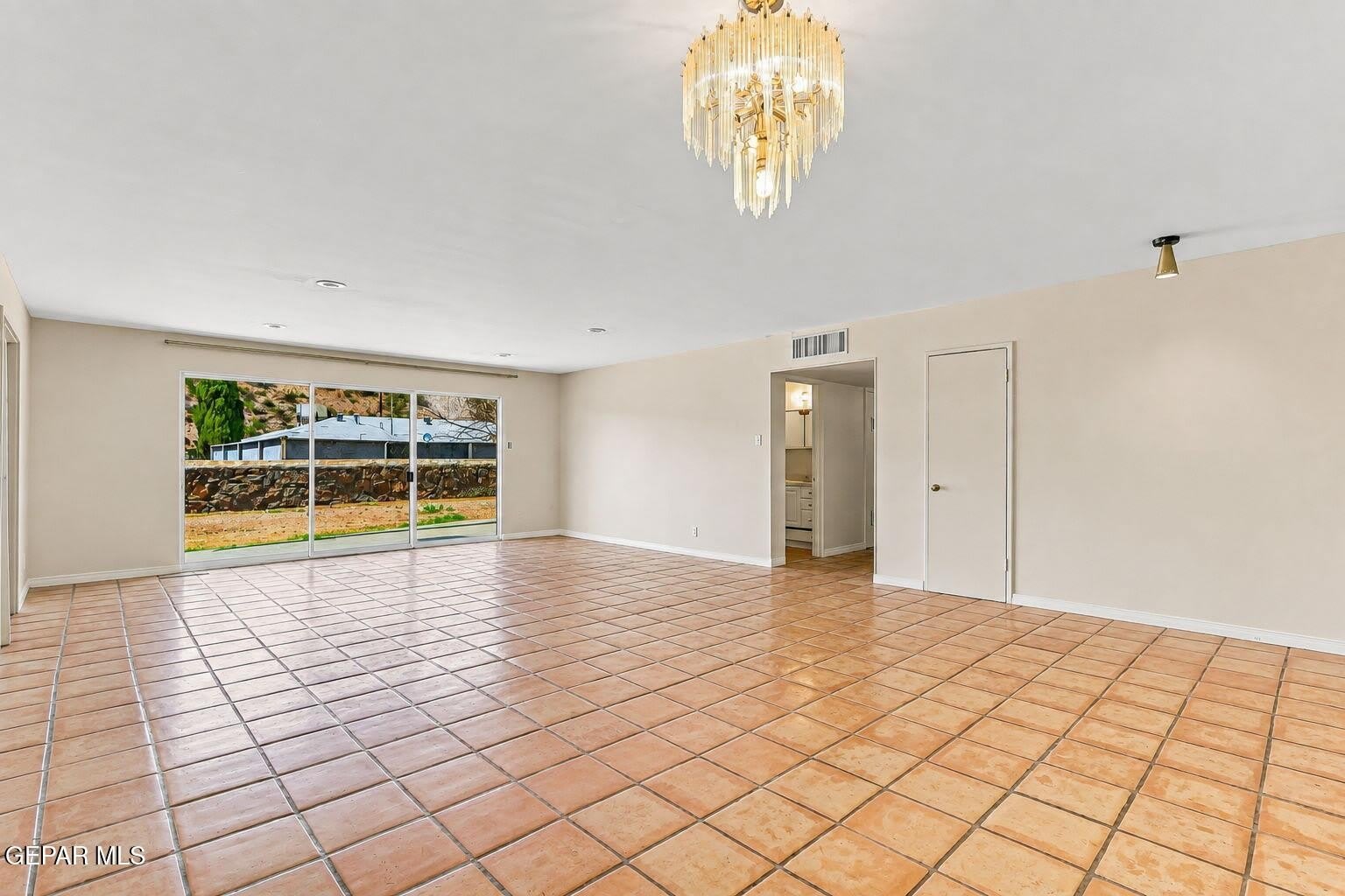 4233 HAMPSHIRE Lane – photo 4