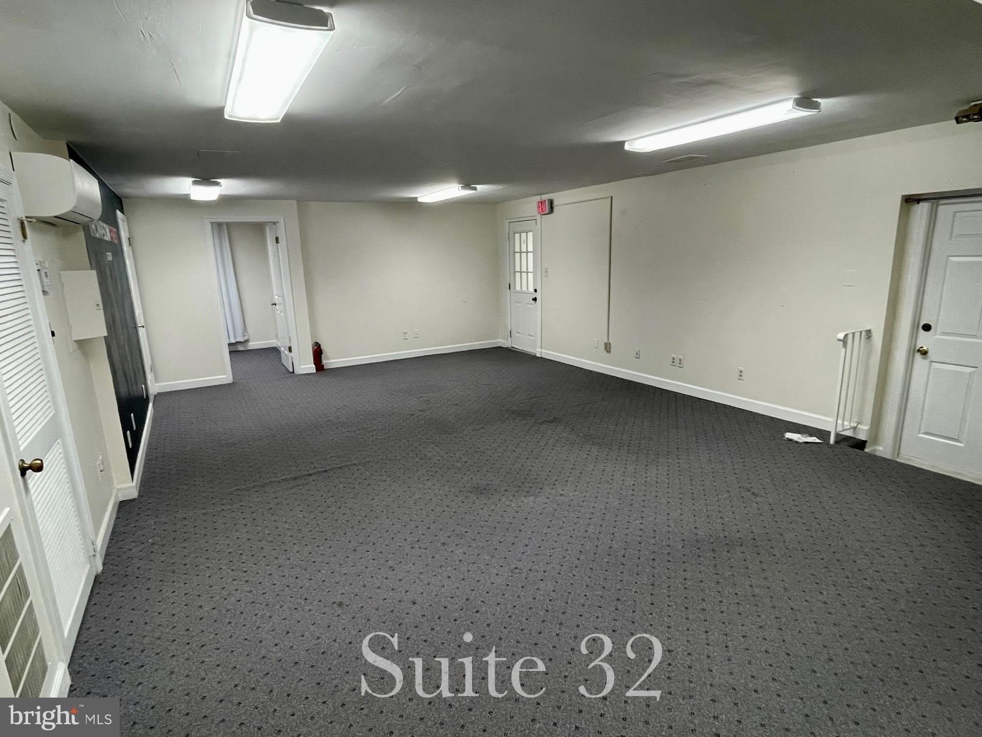 5201 W WOODMILL Drive – photo 1