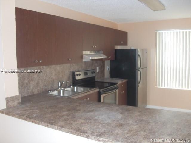 2204 SW 81st Ave # – photo 1