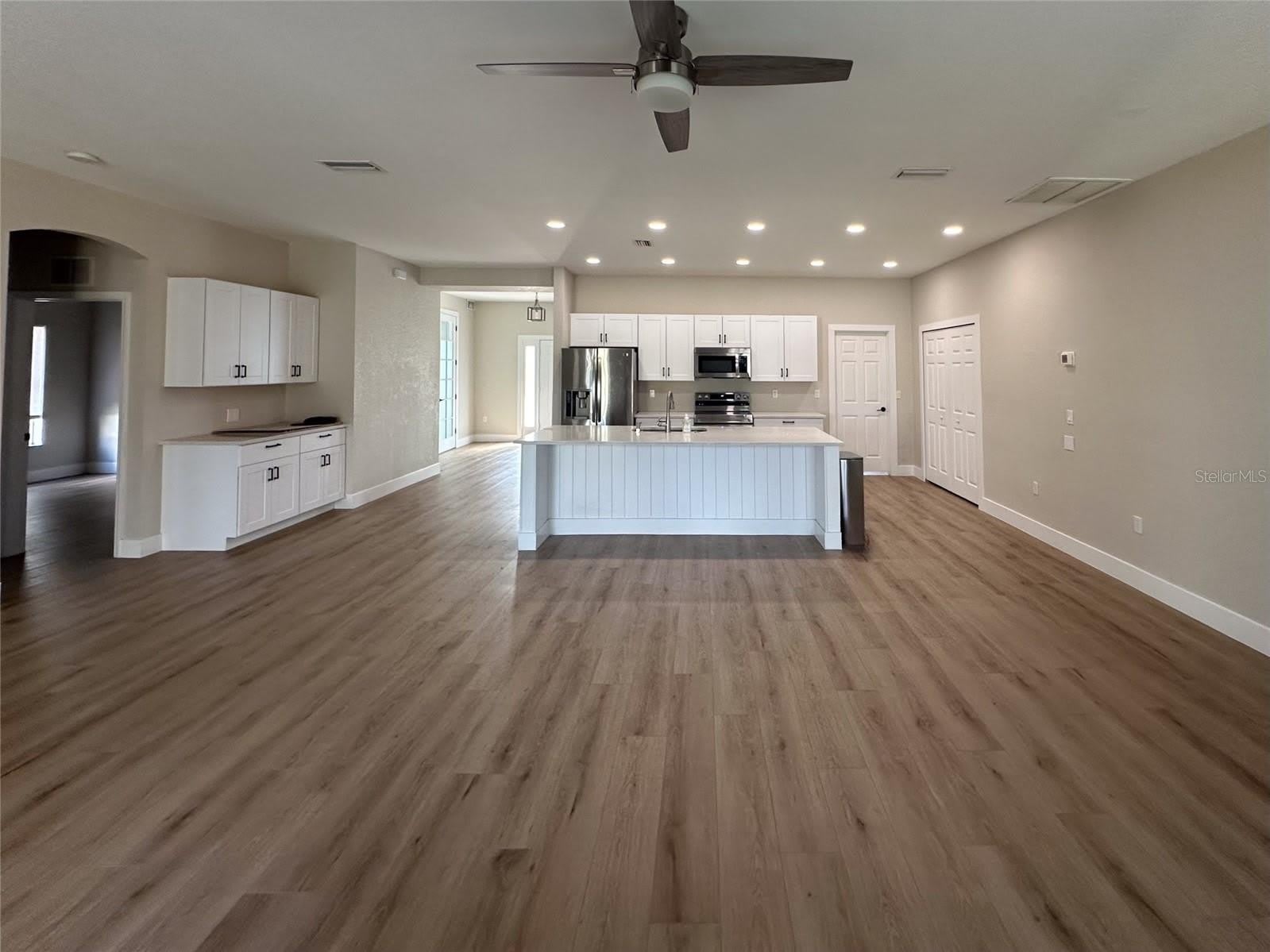 4730 LONDEL Avenue – photo 2