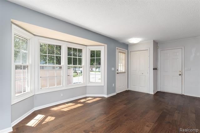 42253 Old Pond Circle – photo 2