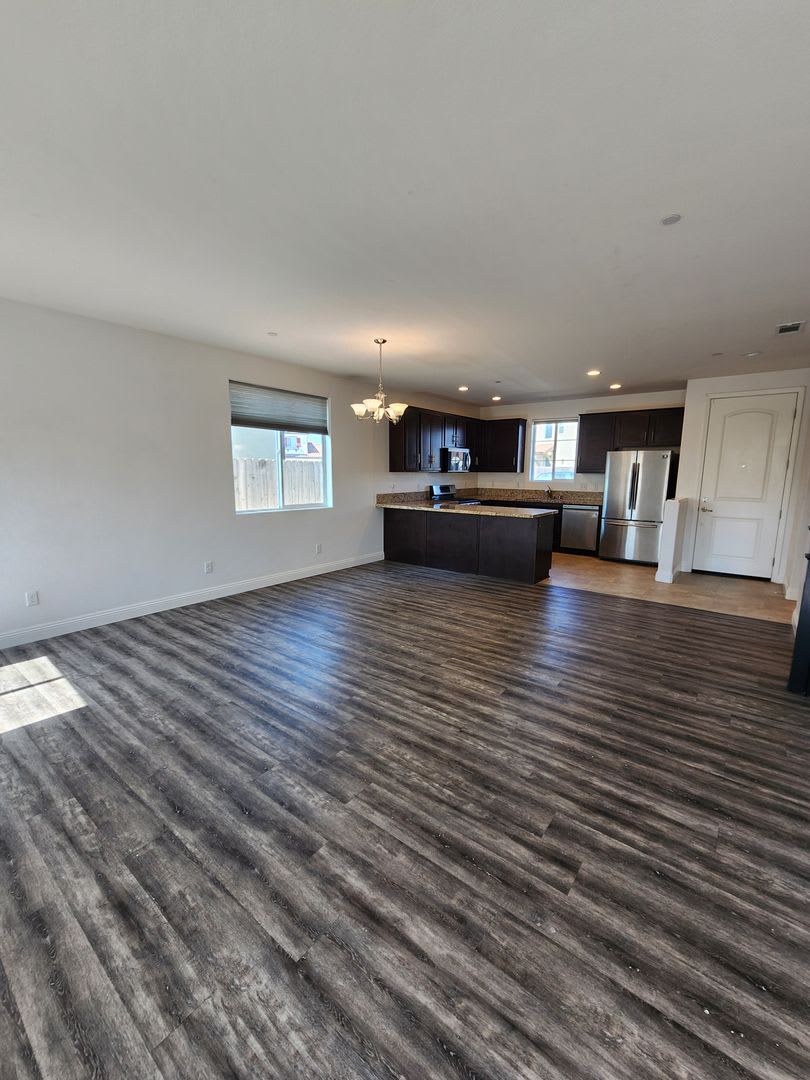 Pets Considered 4 Bed 2 5 Home In Guadalupe – photo 4