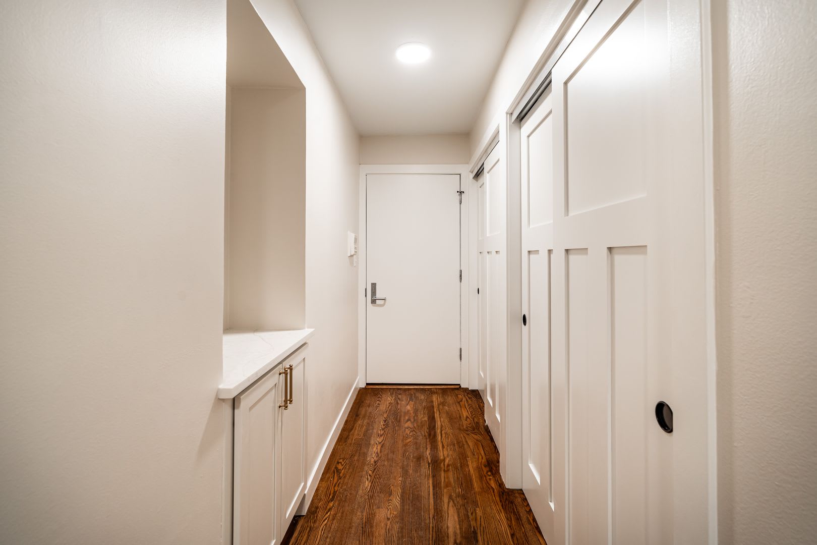 2600 E Kenwood Blvd – photo 1