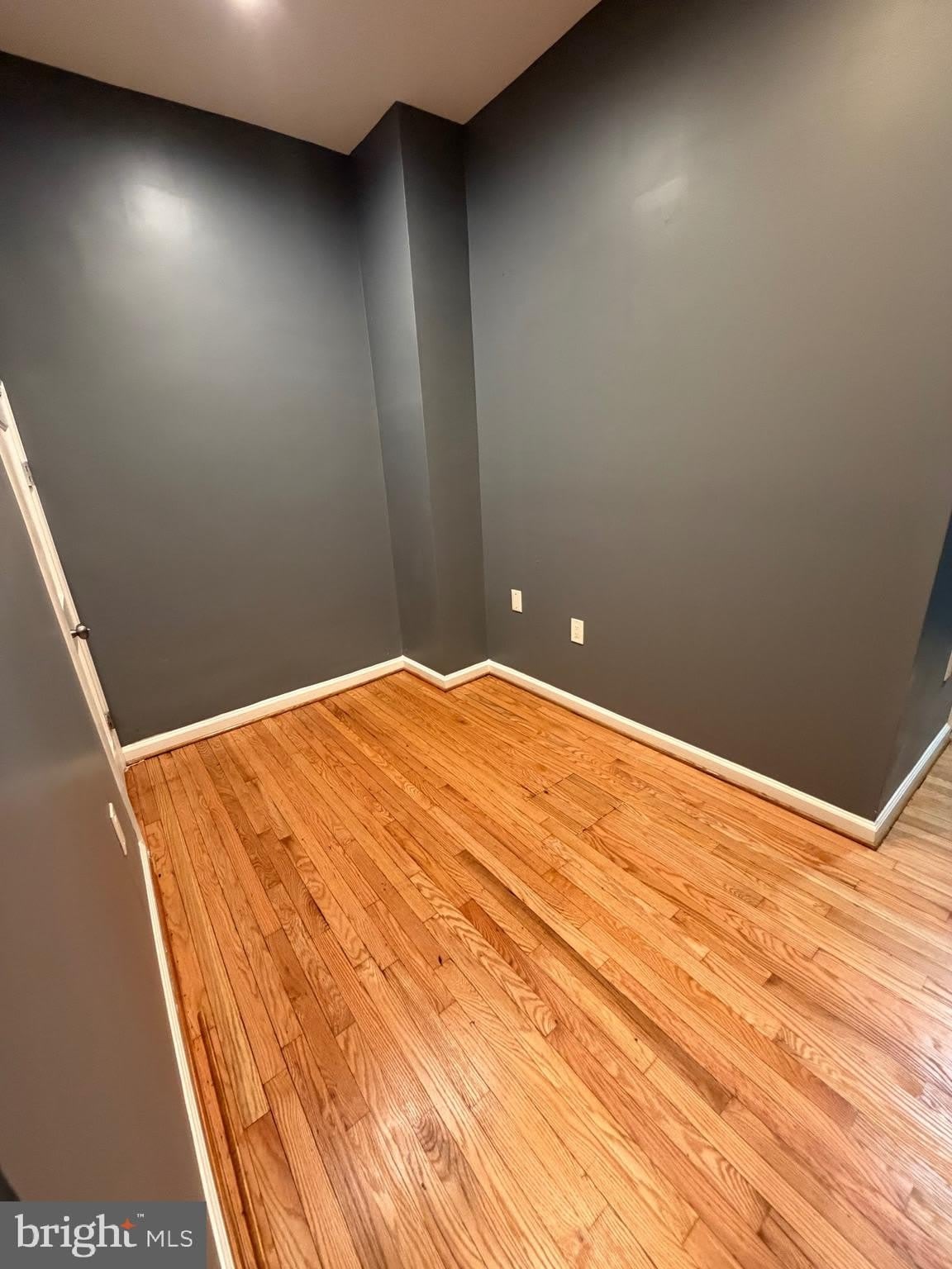 1032 VALLEY Street – photo 4