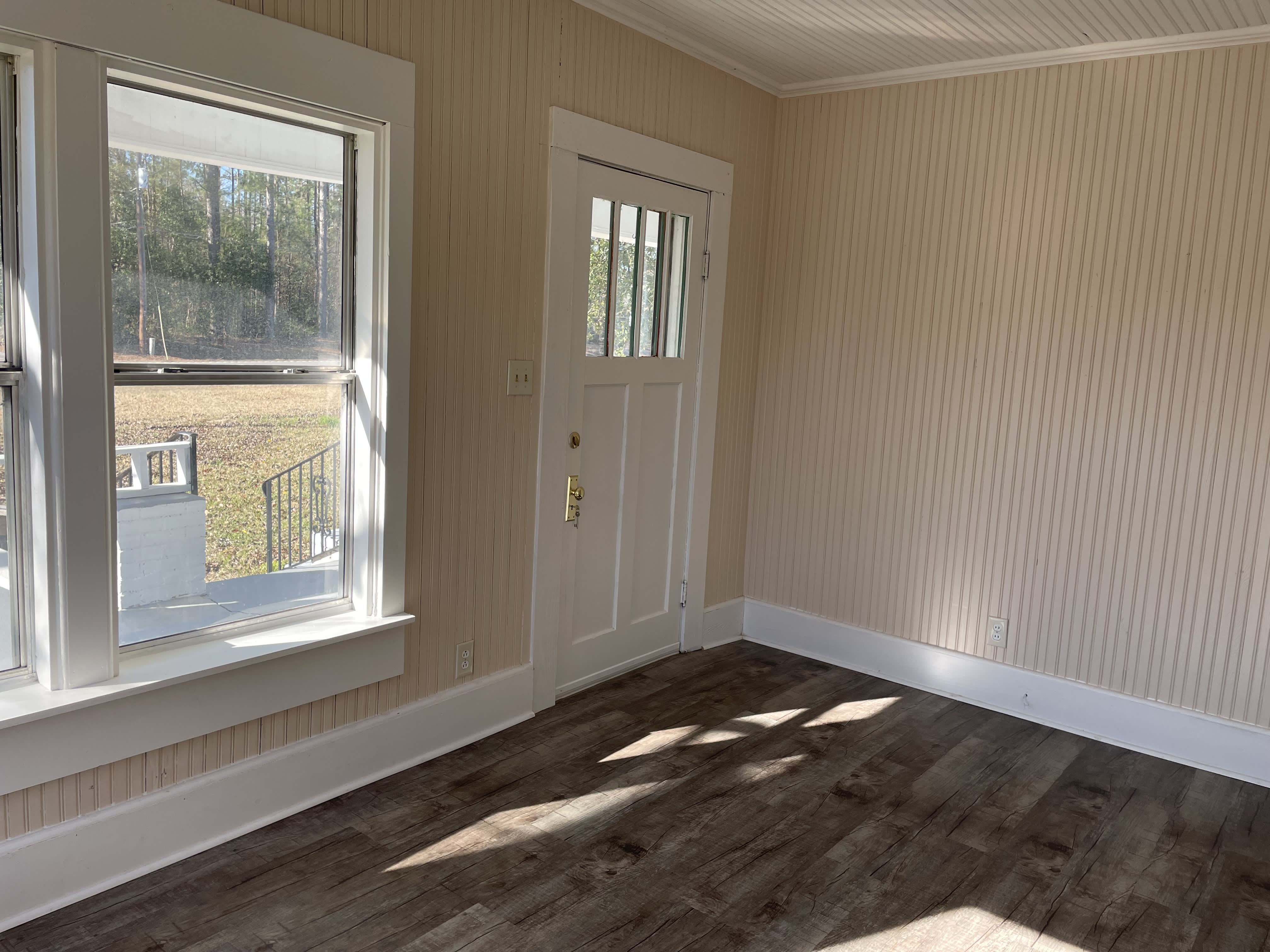 902 E Barnard St – photo 3