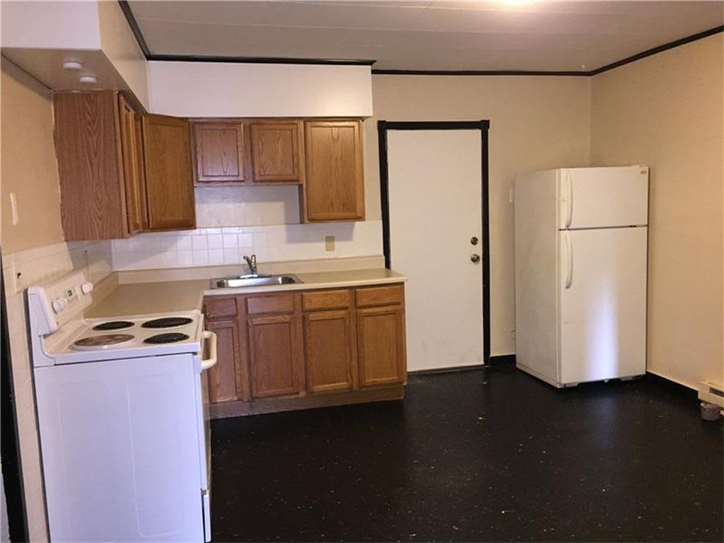 211 Bessemer AveApt. 2 – photo 1