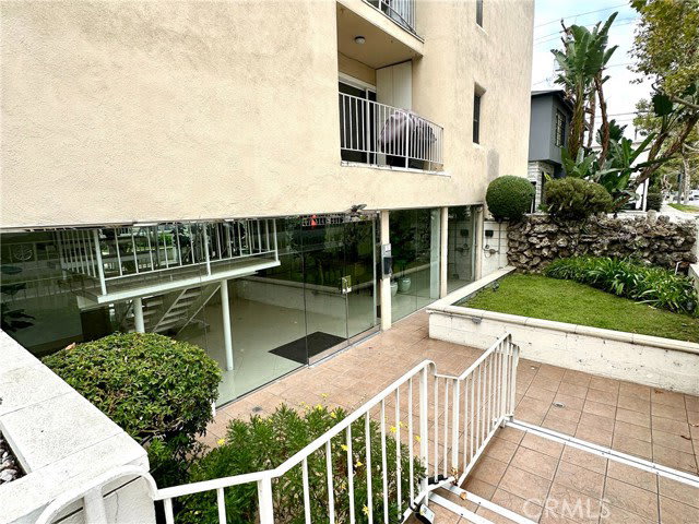 423 Rexford Drive – photo 3