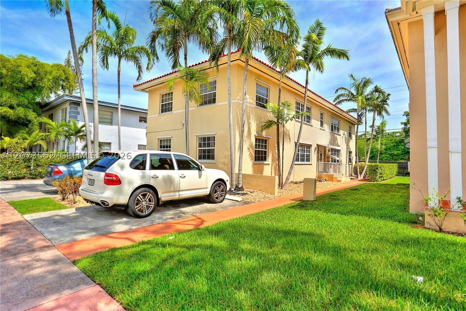 237 Madeira Ave – photo 1