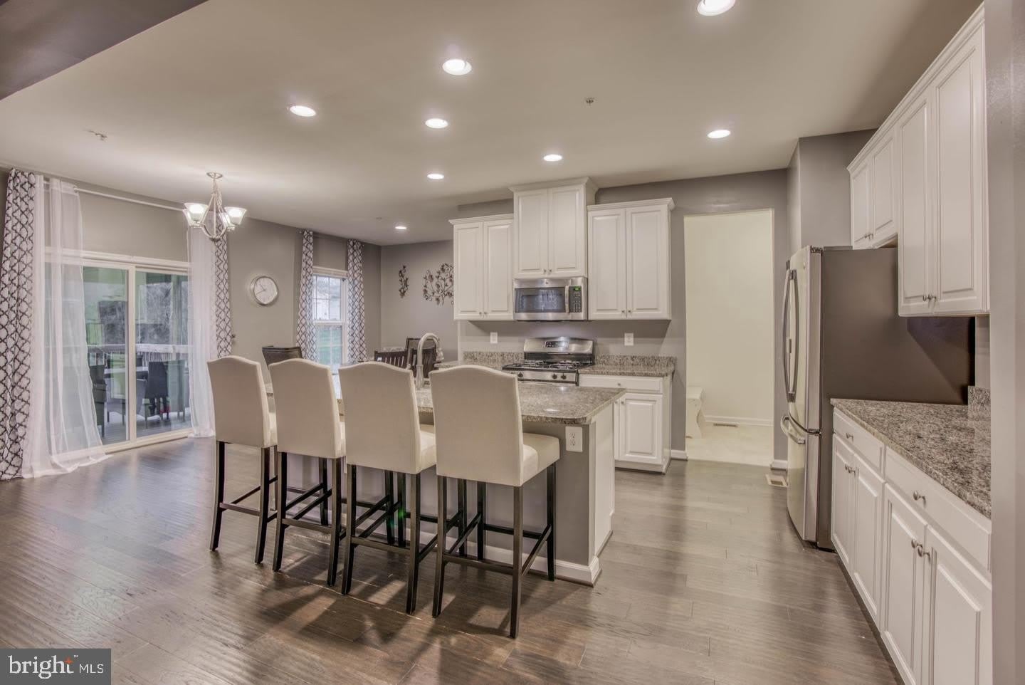 728 Falcon Lane – photo 4