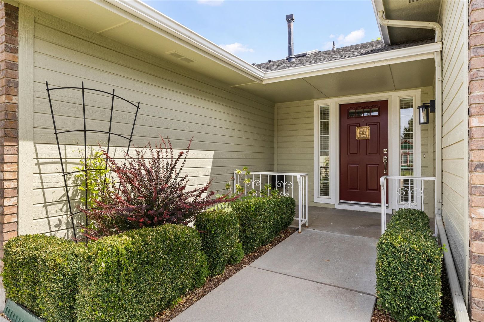 Spacious 3-Bedroom Meridian Home with Two Living Areas & EV Charging – photo 4