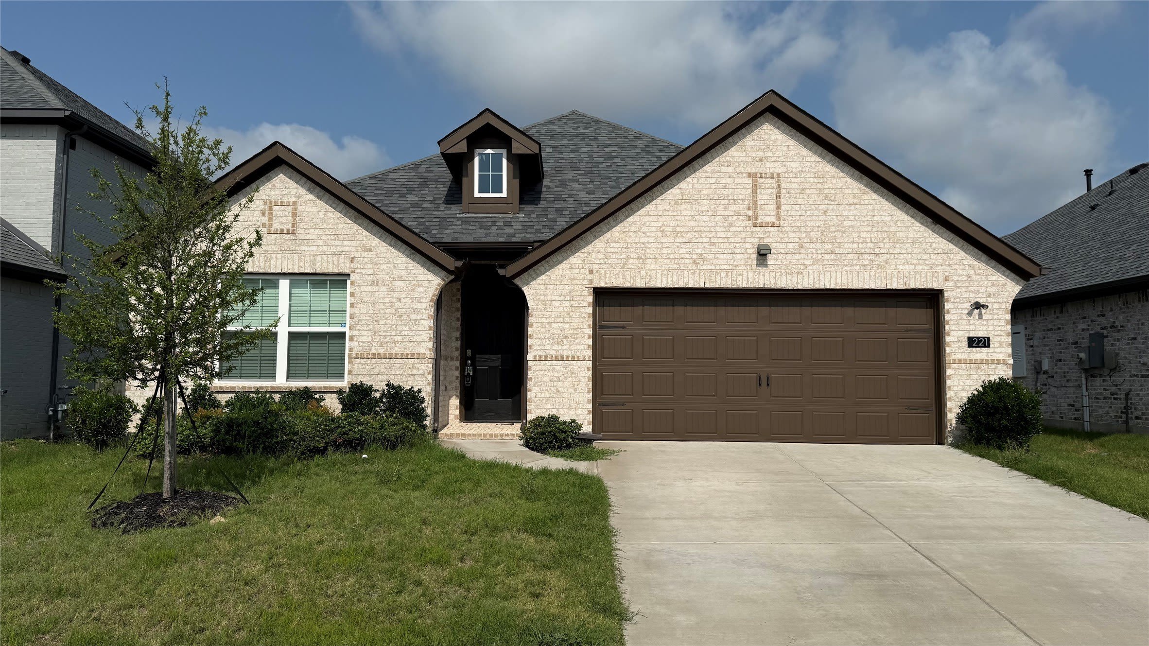 221 Santa Lucia Drive – photo 2