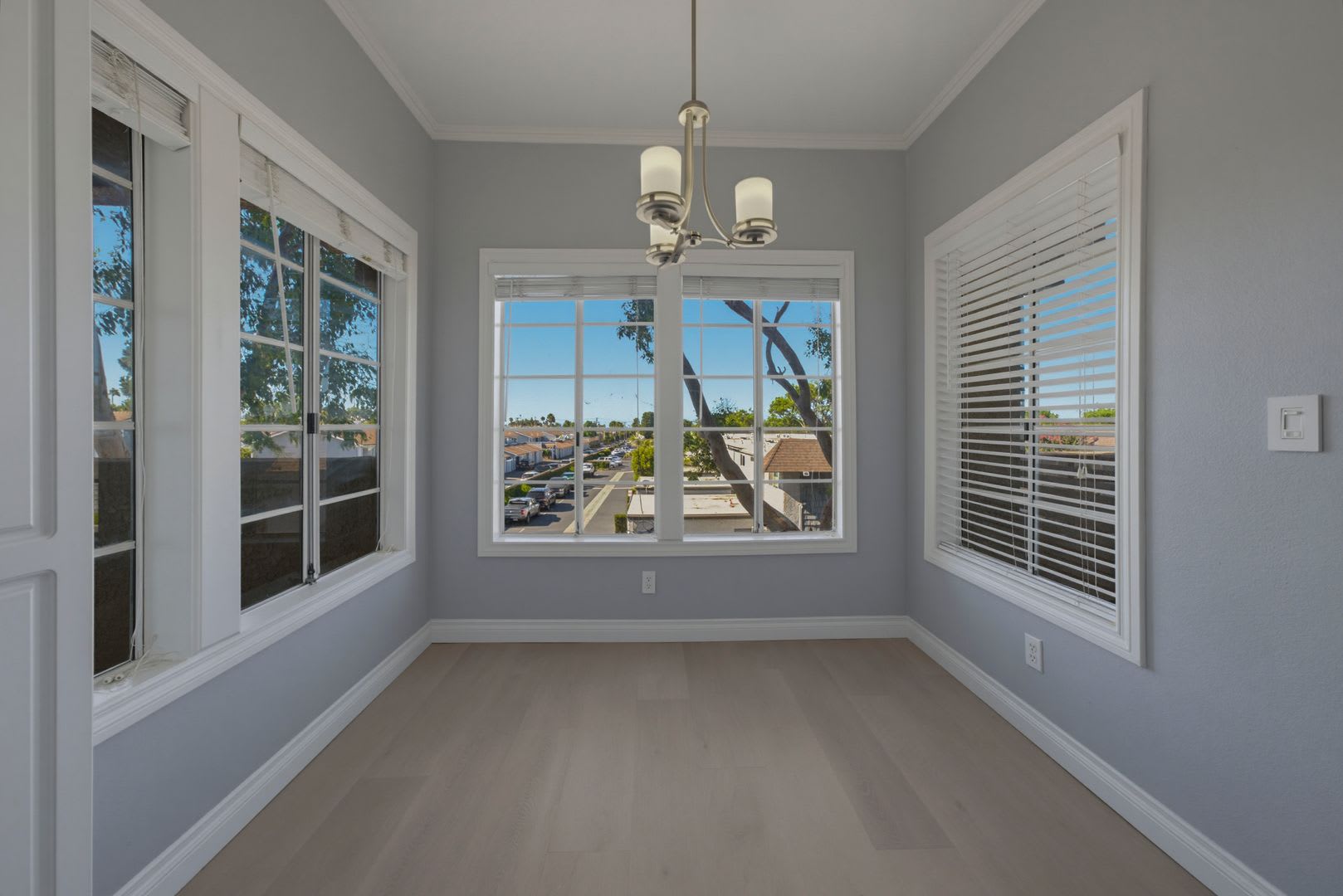 3 bedroom, 2 bath Huntington Harbour – photo 5