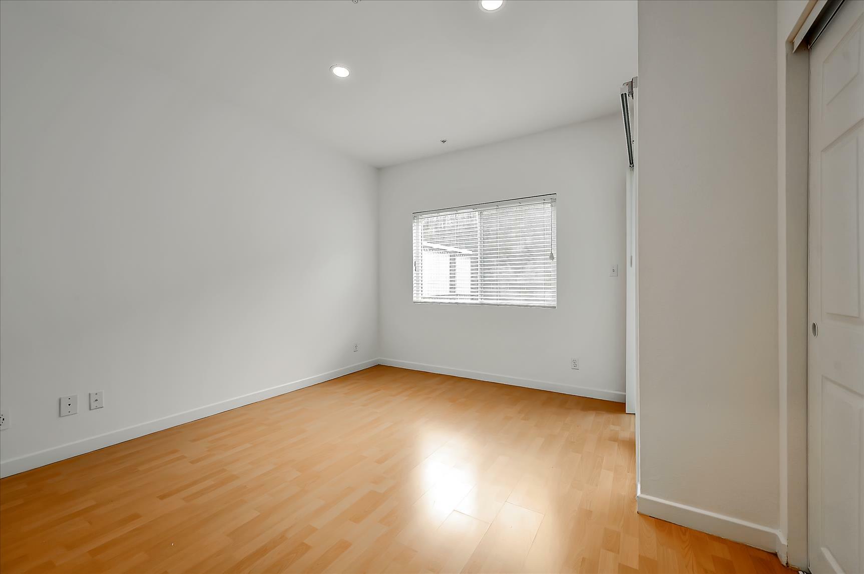 481 Clementina Street – photo 5