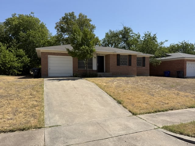 1119 Royal Oaks Dr – photo 1
