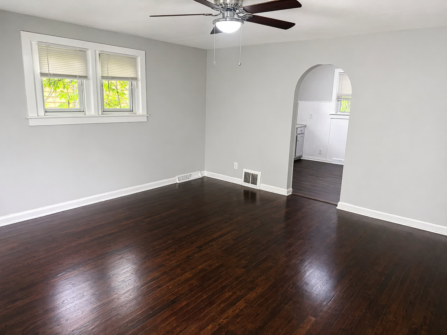 Updated Adorable 2 Bedroom Home – photo 4