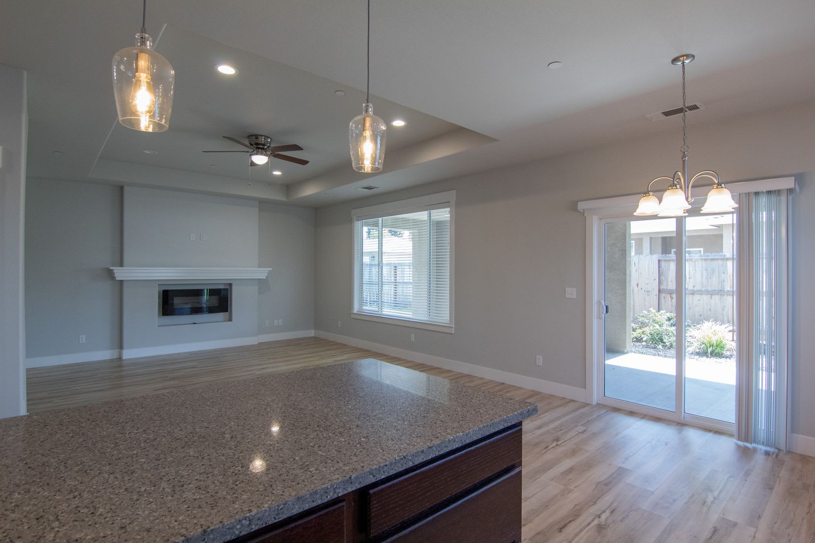 Newer Home for Rent in North Redding CA – photo 5