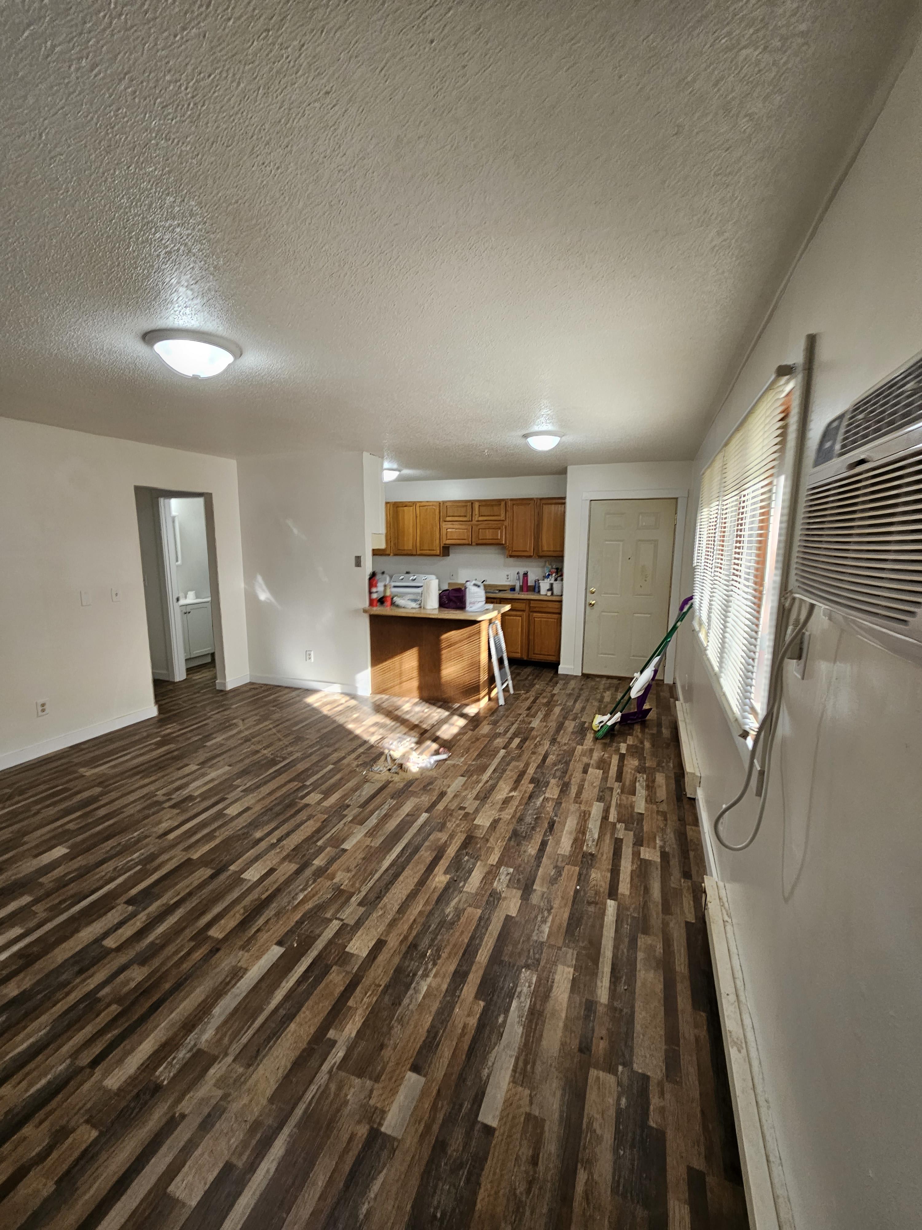 1260 Oakview Dr – photo 1