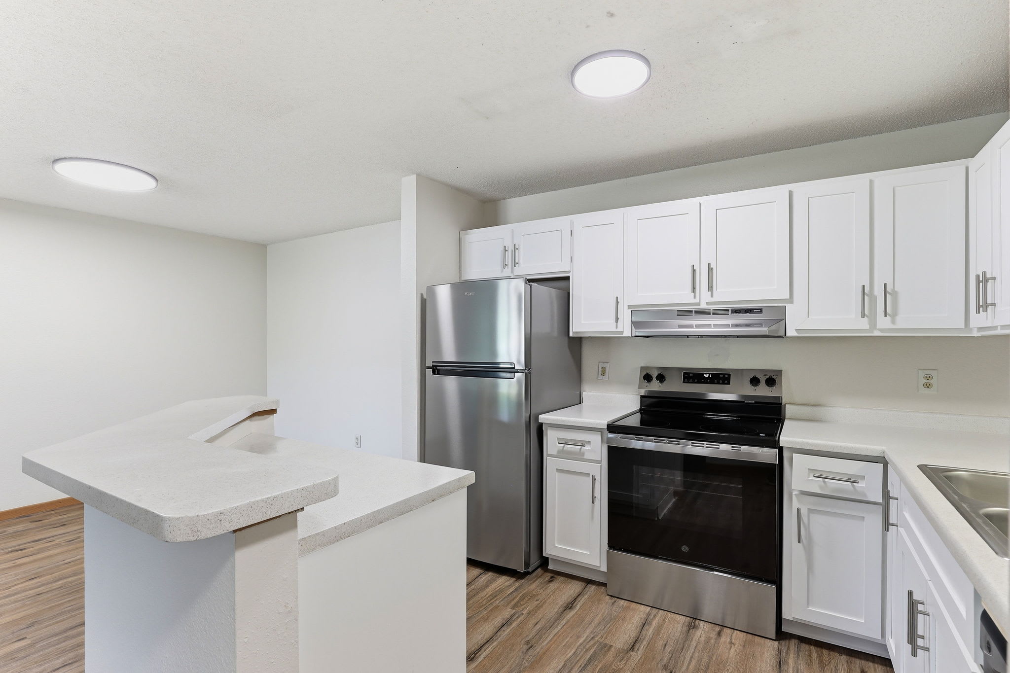 16724 Brunswick Avenue Southeast – photo 4