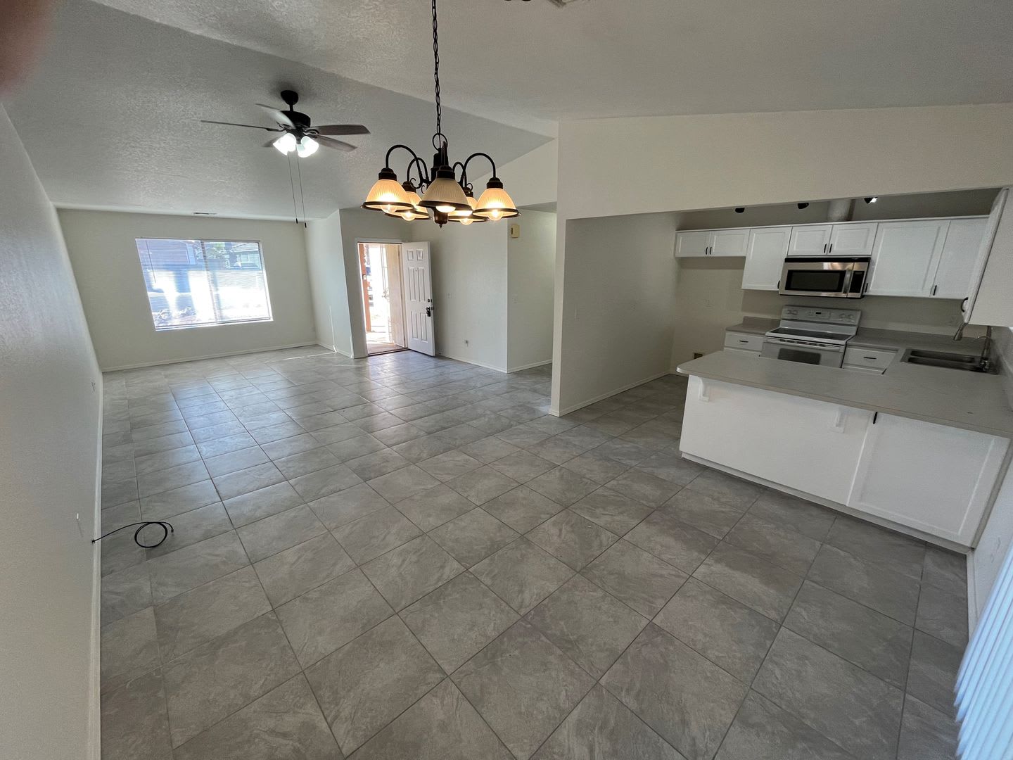 3BR 2Ba Remodeled with Yard and Garage – photo 5
