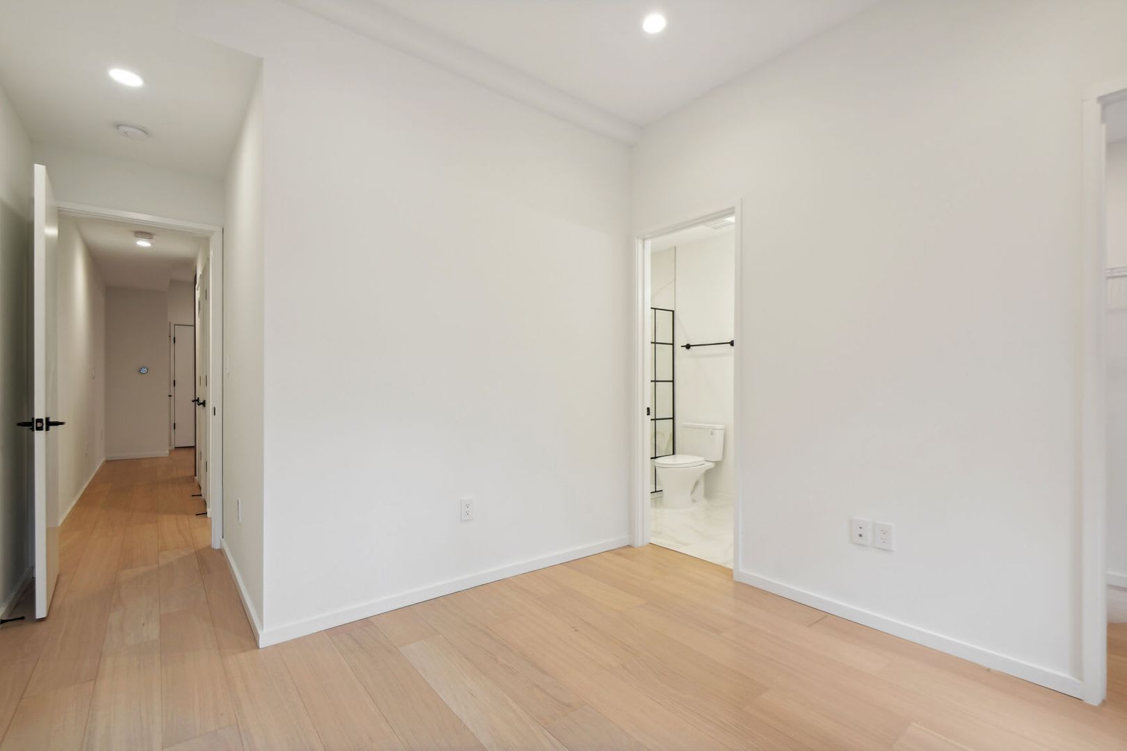 Free Month For Lease Start By 9 10 Built In 2021 Centrally Located In Mount Vernon 5 Minute Walk To Metro – photo 5