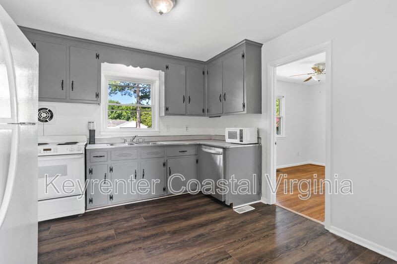 1100 Wilson Rd. – photo 3