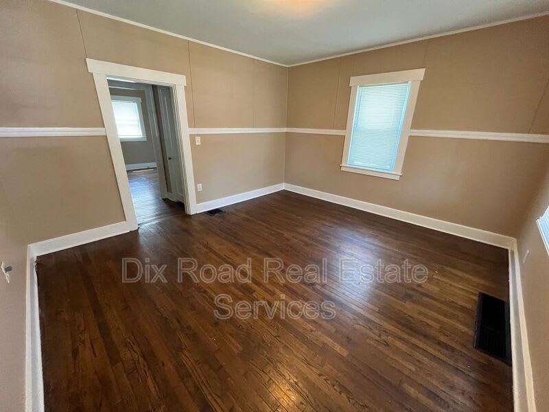 2108 Arlington Avenue – photo 5