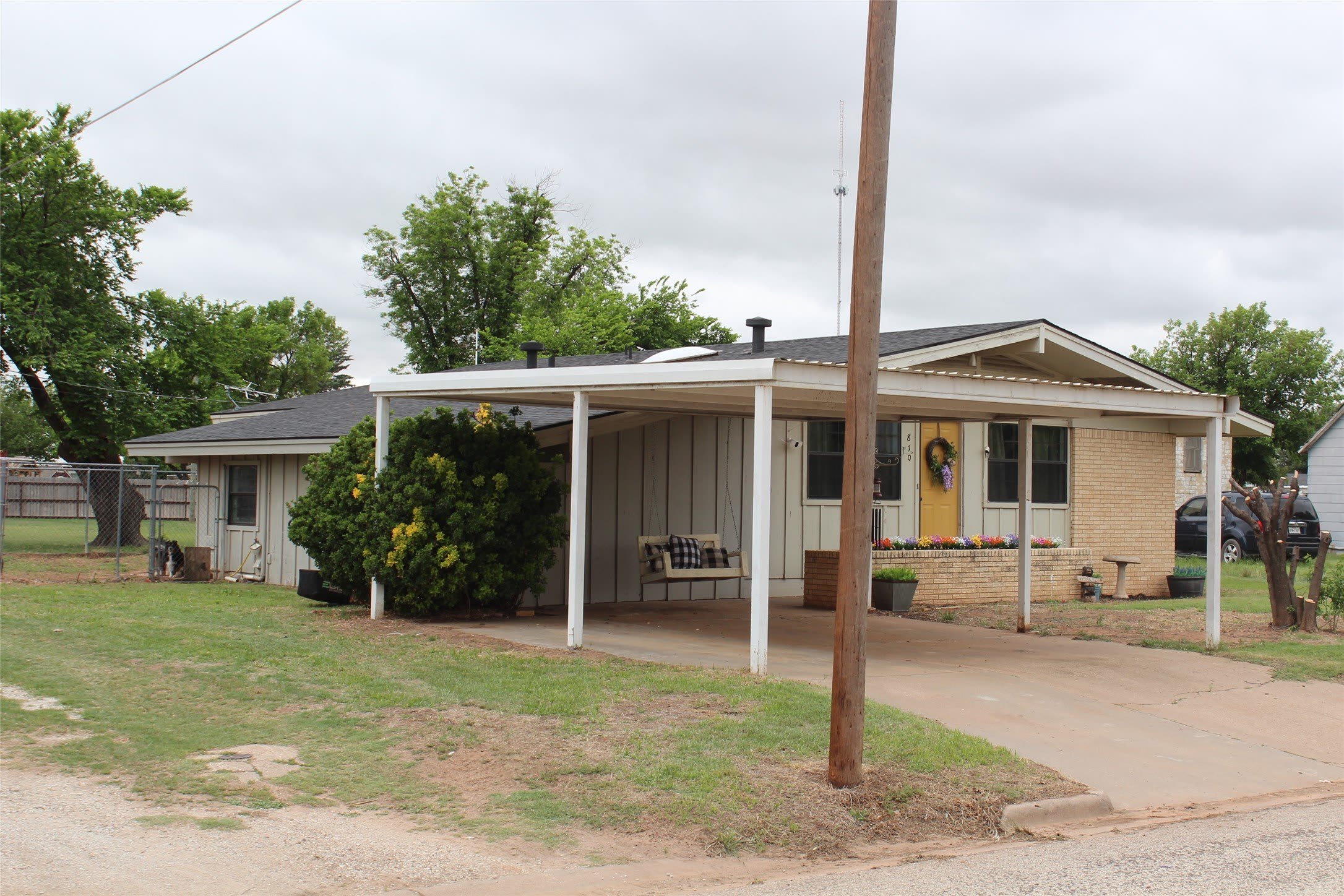 810 W Eden Street – photo 3