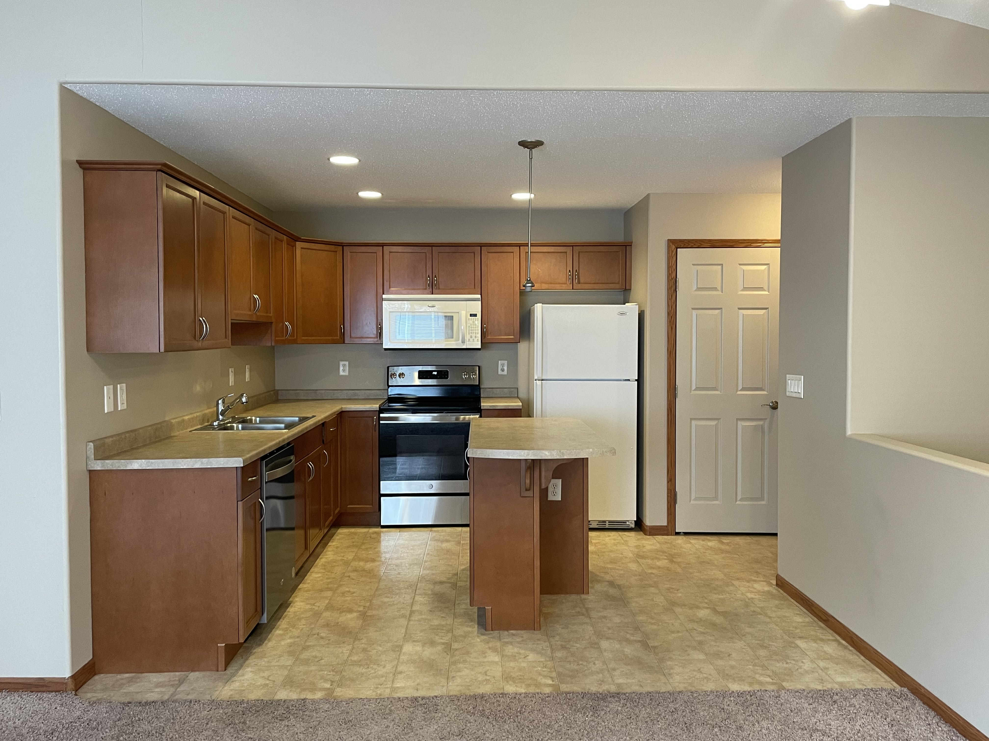 1131 37Th Ave S – photo 2