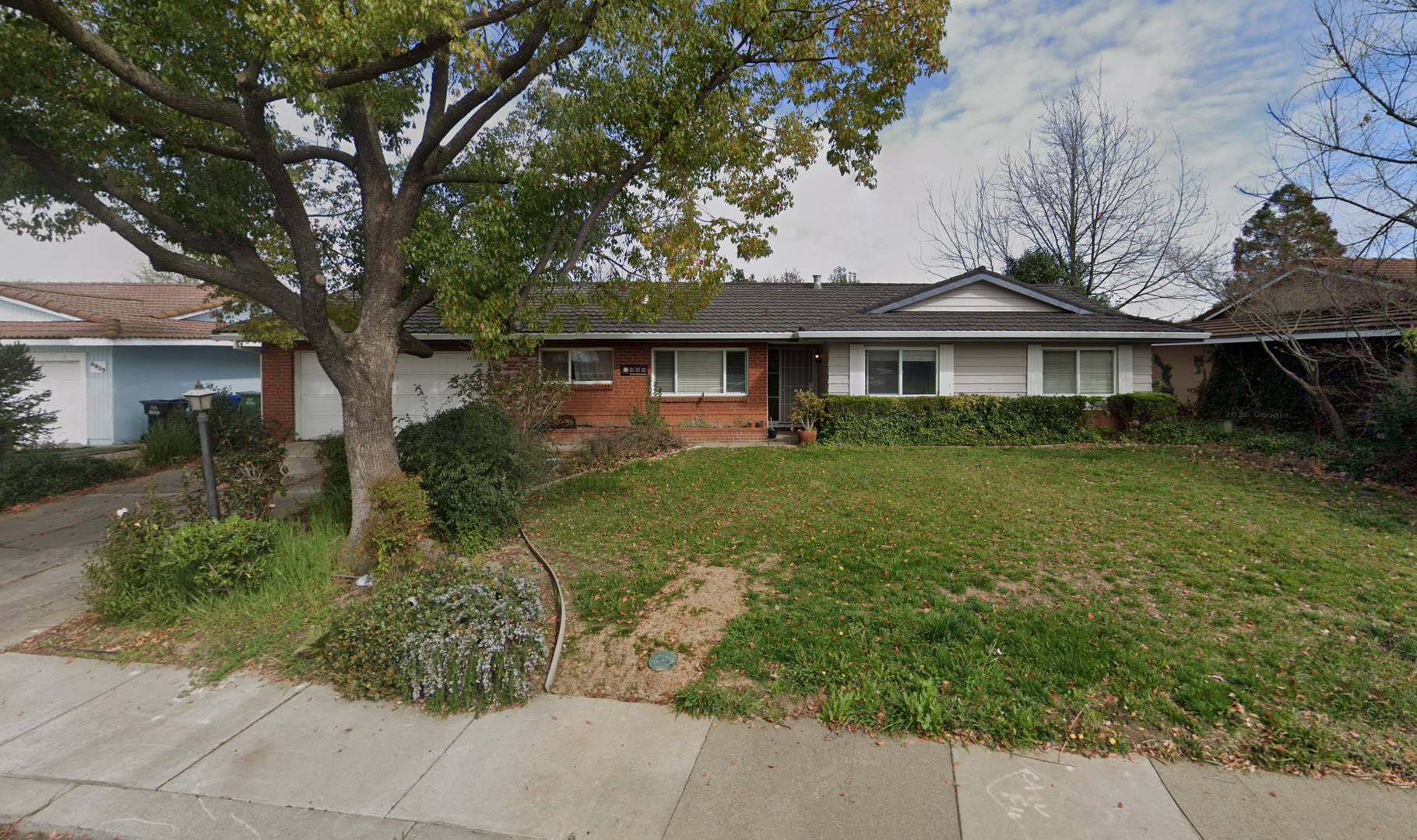Beautifully Renovated 3 Bed 2 Bath – photo 1
