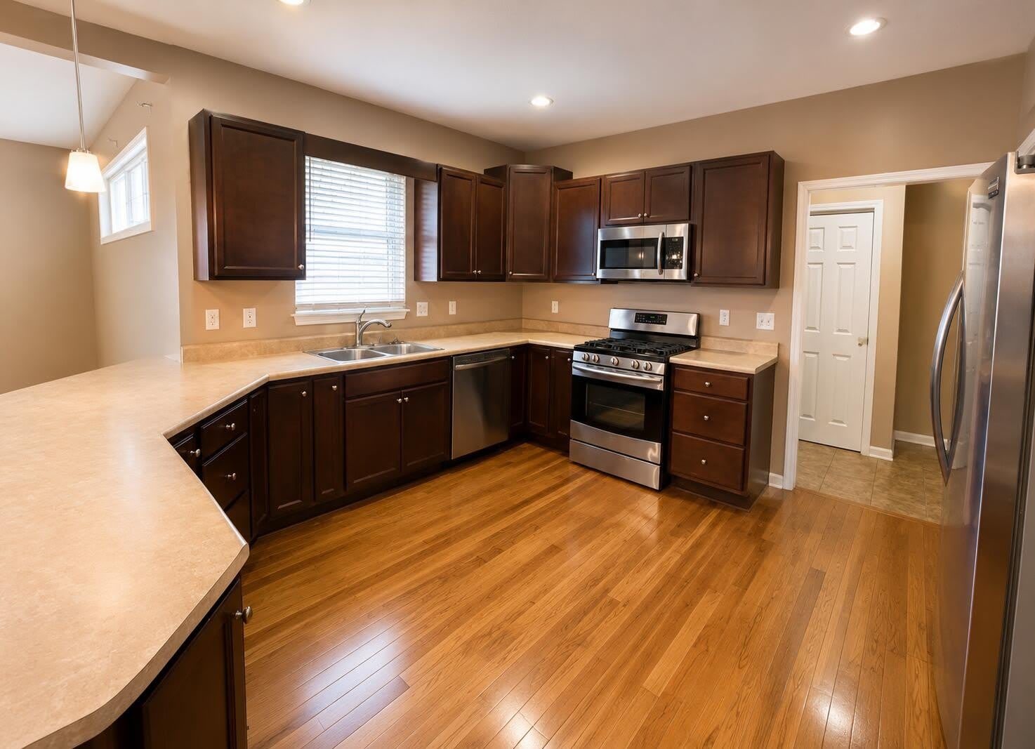 1302 Bobolink Road – photo 4