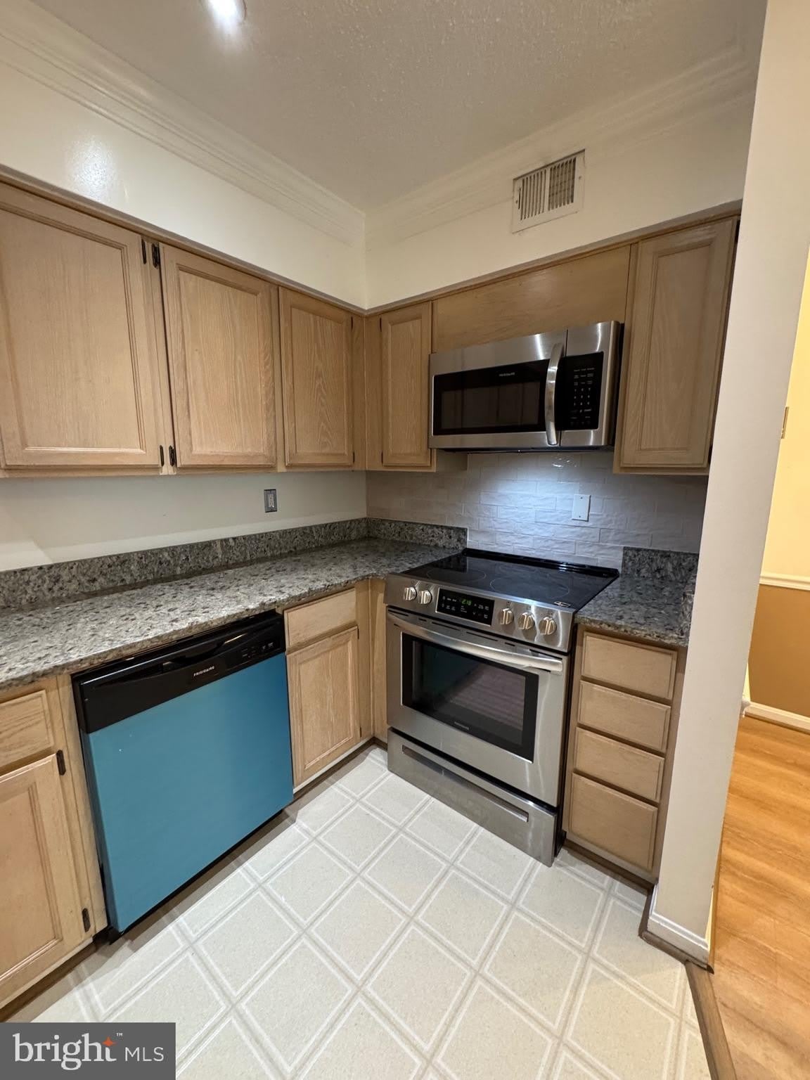 3115 PATRICK HENRY Drive – photo 5