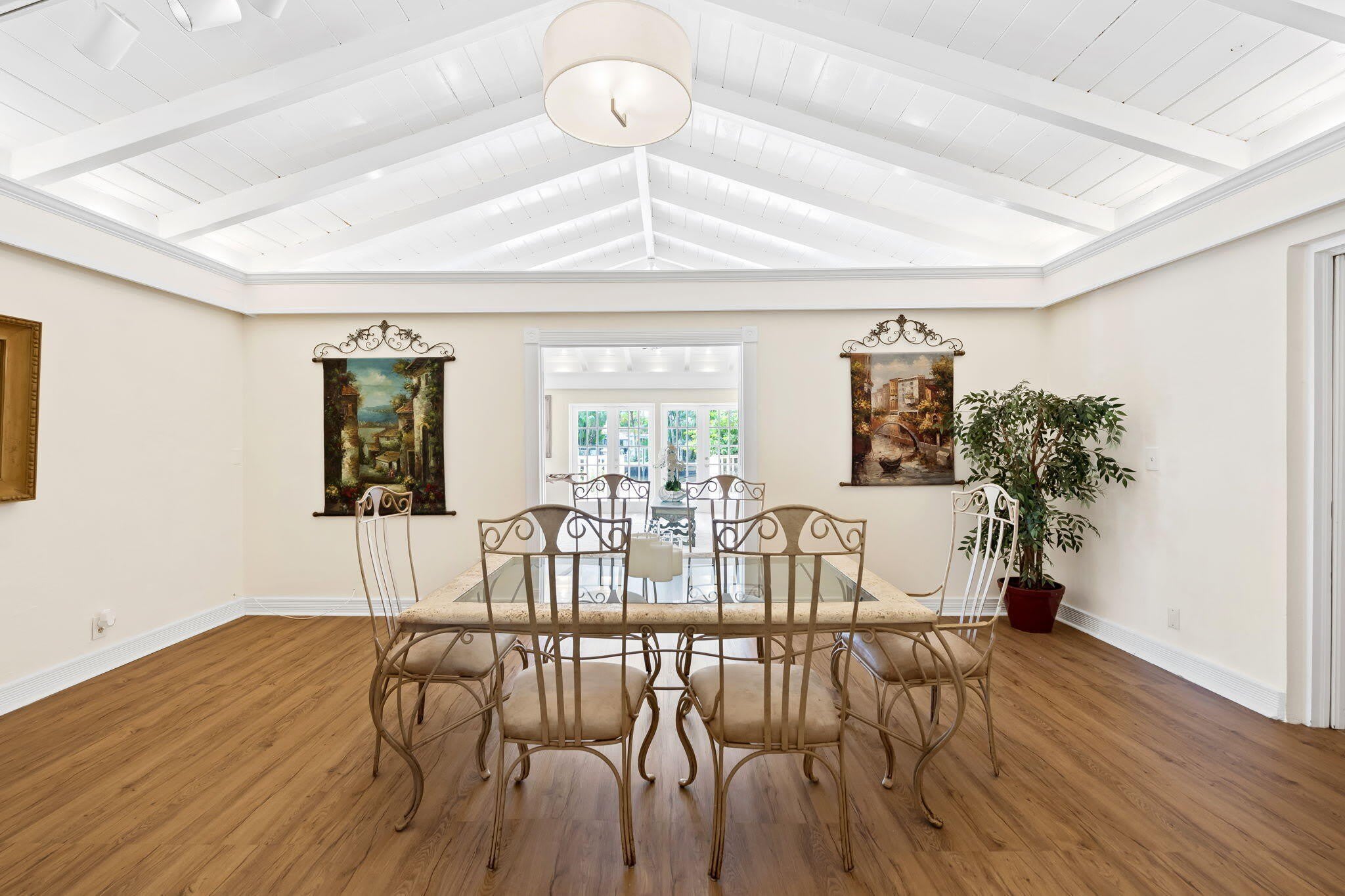 2400 Delmar Place – photo 5