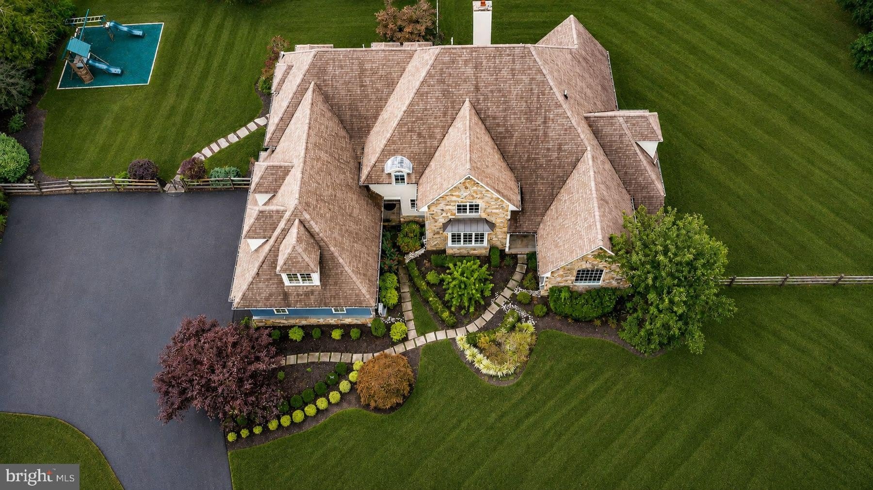 1424 EVANS Road – photo 2