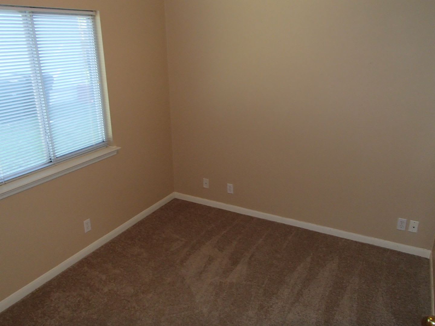 3 Bedroom 2 Bathroom Georgetown Home – photo 5