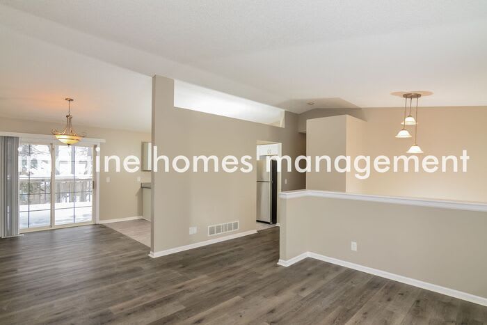 10948 Fillmore Street Northeast – photo 3