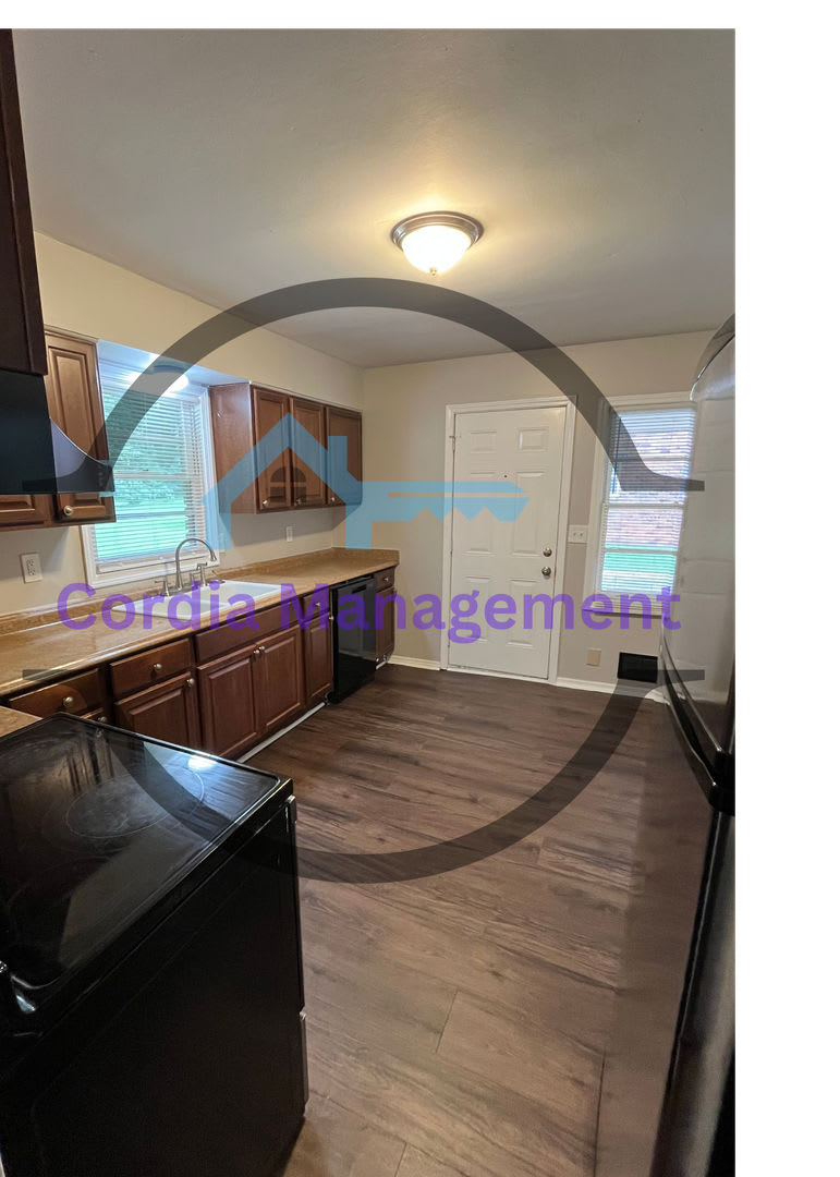 3 Bedroom For Rent in Decatur With Gorgeous Back Patio + Pet Friendly near I285 – photo 2